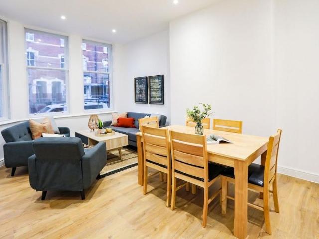 Room for rent in Kings Barton, Gloucester