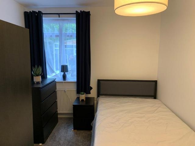 Room for rent in Potters Corner, East Midlands