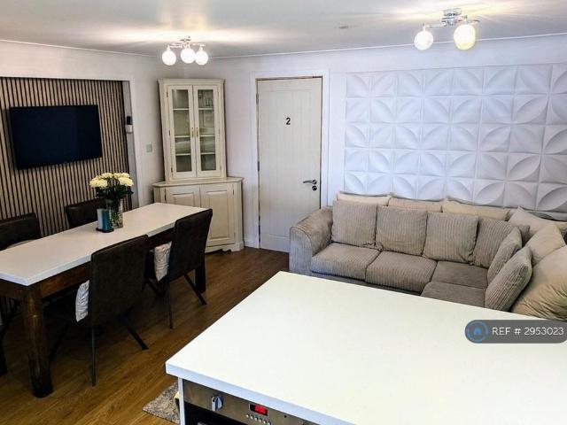 Room for rent in Elmsbrook, Evershot