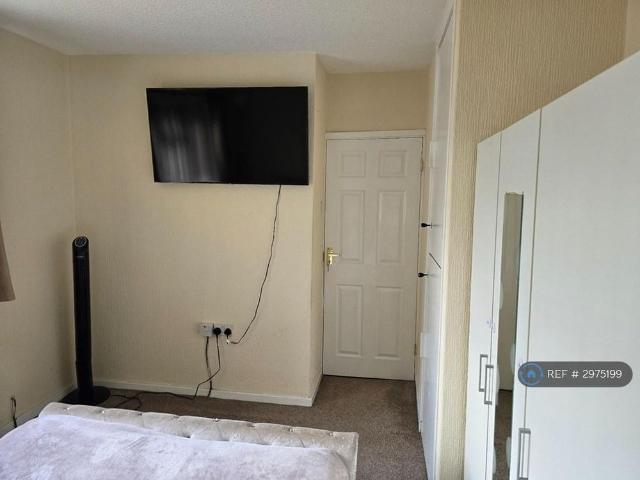 Room for rent in Burnedge, Greater Manchester