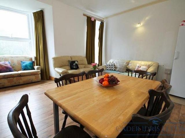 Room for rent in Waun Fawr, Wales