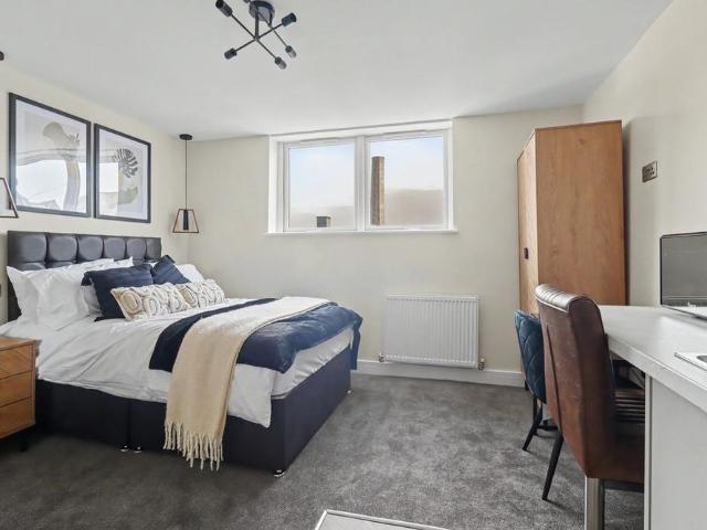 Room for rent in Aylestone Park, Old Wharf