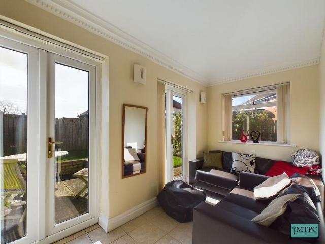 Room for rent in High Field, York