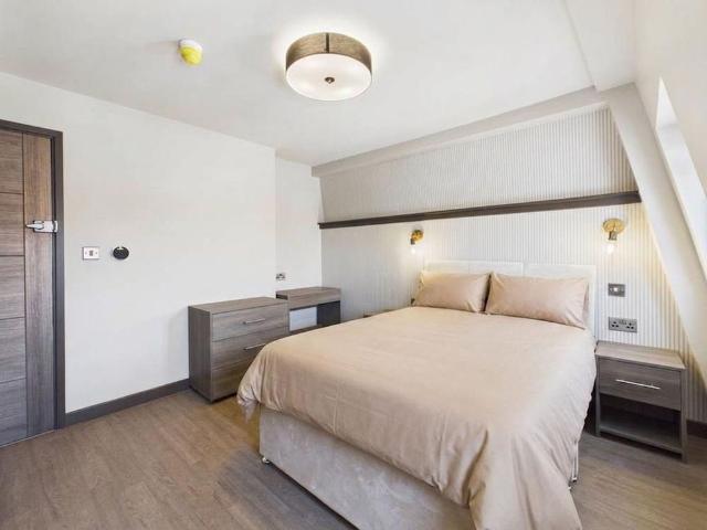 Room for rent in Kings Barton, Gloucester