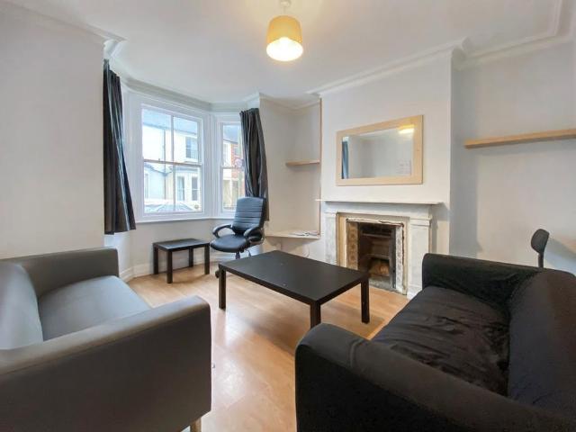 Room for rent in St Clement's, The Slade