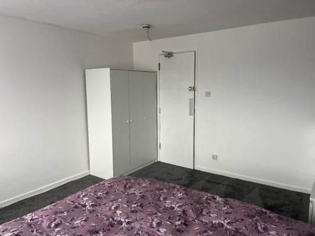 Room for rent in Great Linford, Milton Keynes