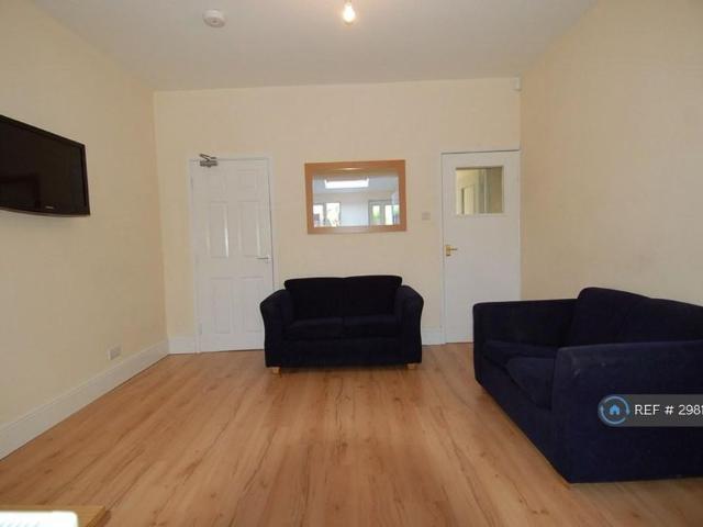 Room for rent in Sharrow Vale, South Yorkshire
