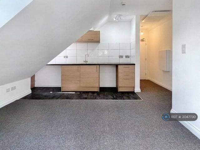 Room for rent in Feckenham, City Of Bristol