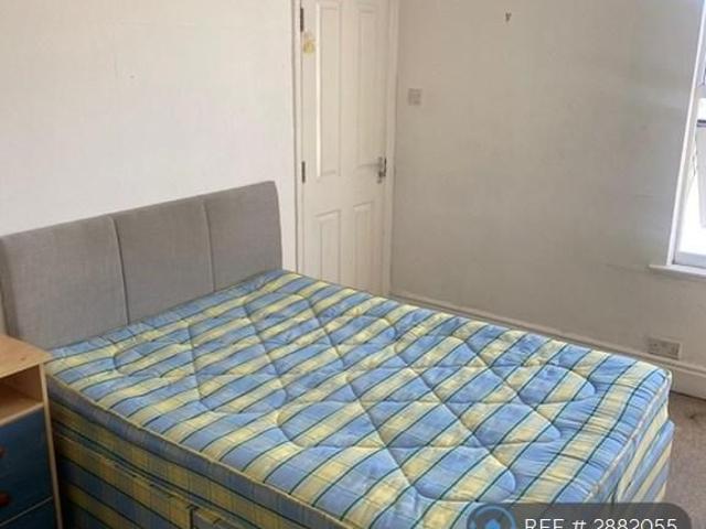 Room for rent in City Centre, Feckenham