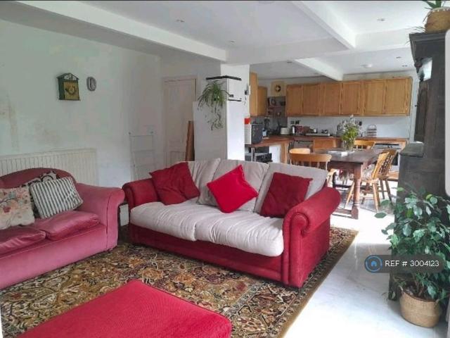 Room for rent in Strode, Devon