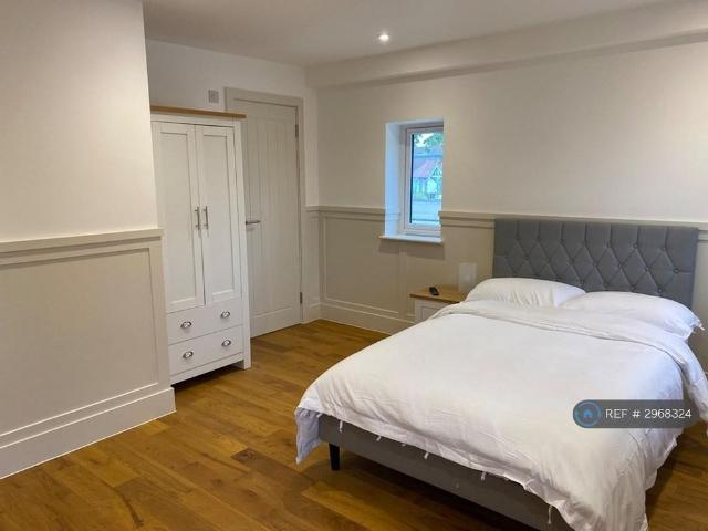 Room for rent in Alton Barnes, Essex