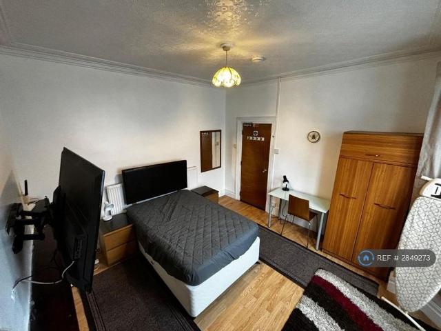 Room for rent in Hencastel, Bridgend