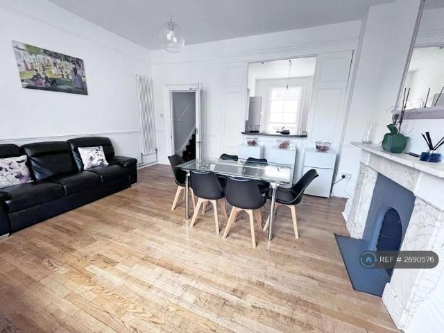 Room for rent in Brunswick
