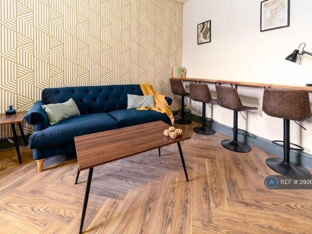 Room for rent in The Haulgh, Lee Bank