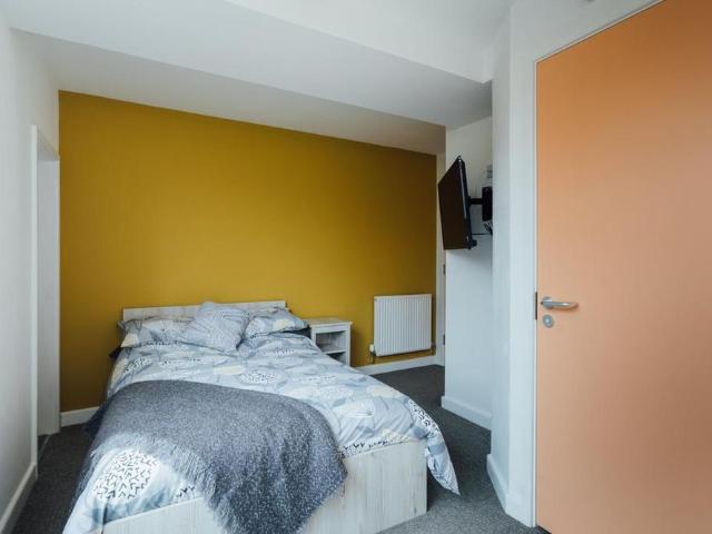 Room for rent in Elmfield, Leicestershire