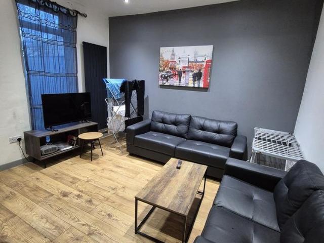 Room for rent in Calderstones