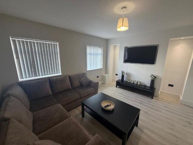 Room for rent in Nangreaves, Wales