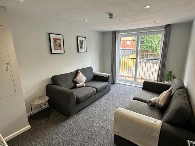Room for rent in Victoria, Newport