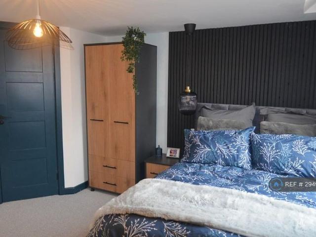 Room for rent in Two Mills, Cheshire