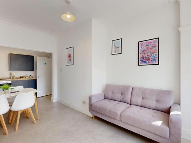 Room for rent in Headingley Hill, Leeds