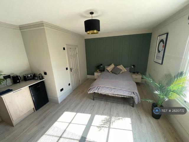 Room for rent in Evershot, Oxfordshire