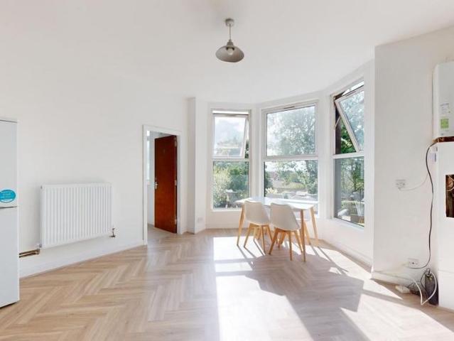 Room for rent in Hyde Park, Leeds