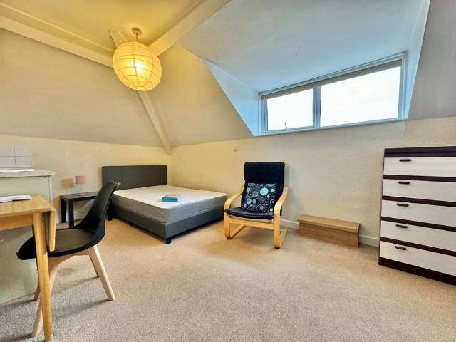 Room for rent in Milverton, Green Close