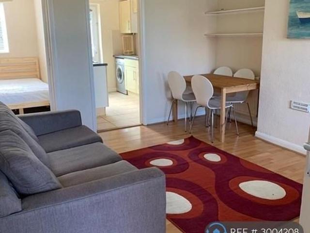 Room for rent in St. Dunstan's, The Bridge