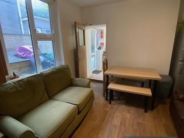 Room for rent in Nangreaves, Wales