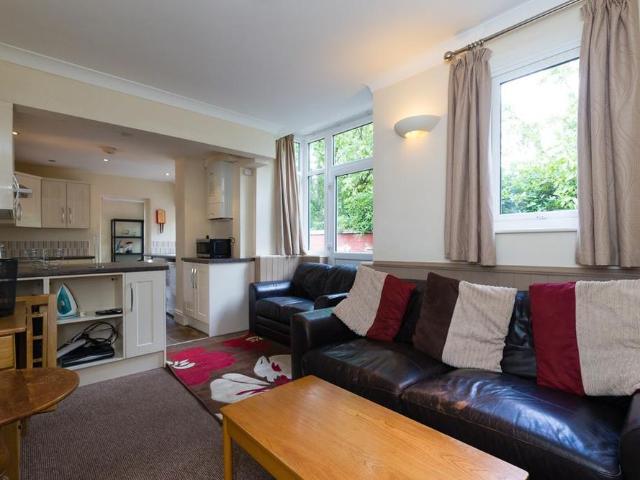 Room for rent in Poolfields, Butterton