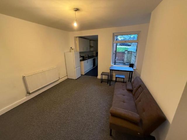 Room for rent in Potters Corner, East Midlands