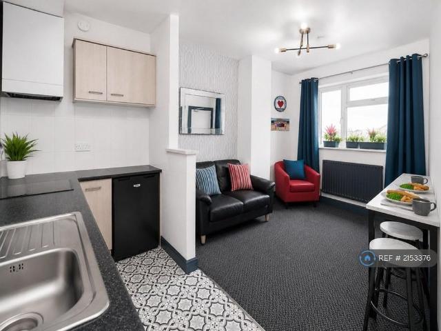 Room for rent in Claremount, Halifax