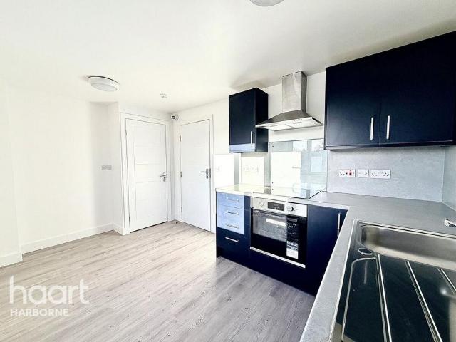 Room for rent in Langley Green, West Midlands