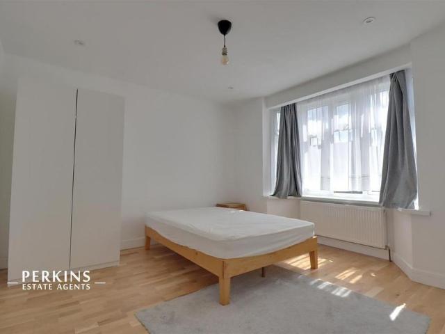 Room for rent in London Borough of Ealing, Greater London