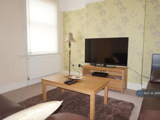 Room for rent in Burnedge, Greater Manchester