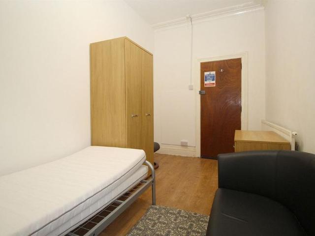 Room for rent in Elmfield, Leicestershire