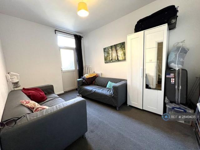 Room for rent in London Borough of Hounslow, Greater London