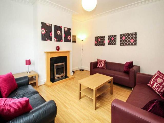 Room for rent in Kirkstall, West Yorkshire