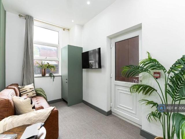 Room for rent in Elton, Bury