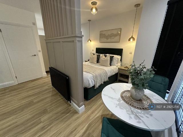 Room for rent in Phippsville, Northampton
