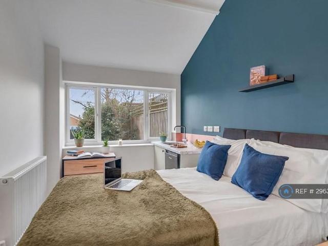 Room for rent in Crostwick, Norfolk