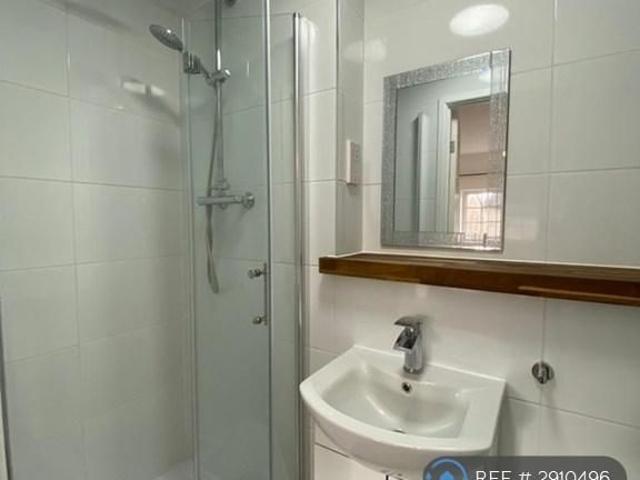 Room for rent in Great Linford, Milton Keynes