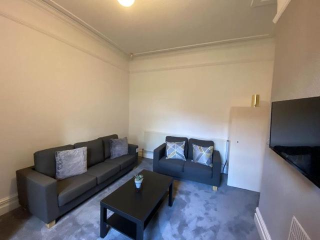 Room for rent in Burley, Leeds