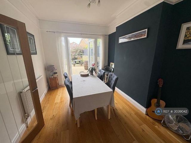 Room for rent in Upton, Acol
