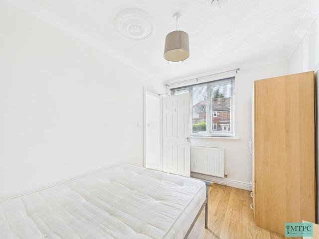 Room for rent in High Field, York