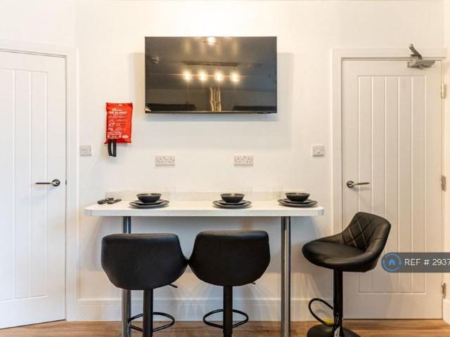 Room for rent in Brompton, Gillingham