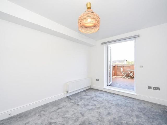 Room for rent in Horn Park, Greater London