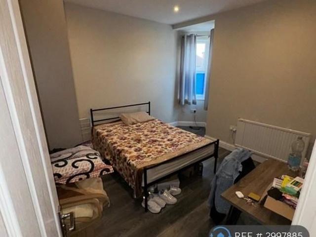 Room for rent in London Borough of Hounslow, Heston