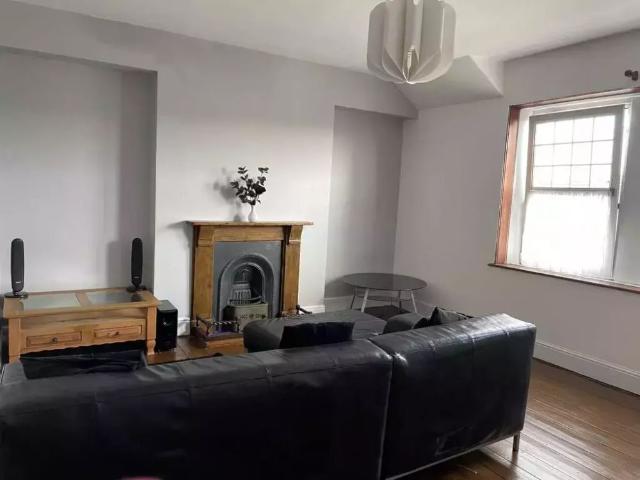 Room for rent in Nangreaves, Wales