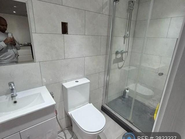 Room for rent in Lane, Greater London